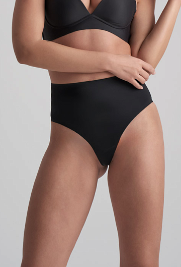 Трусы стринги BYE BRA Invisible Mid Waist Thong (Black)